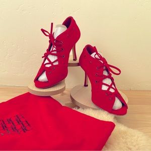 Carolina Herrera red suede open toe lace up pump in excellent condition size 7